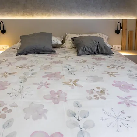 Deluxe Amila 모스타르