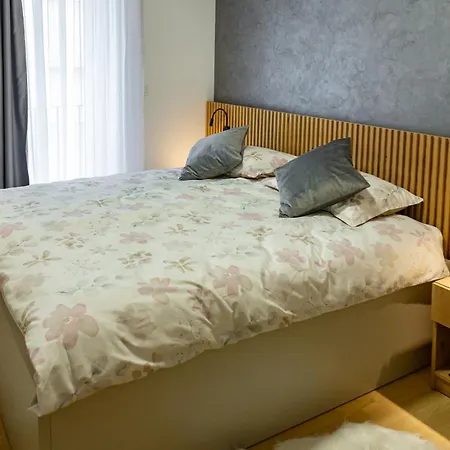 Deluxe Amila 모스타르