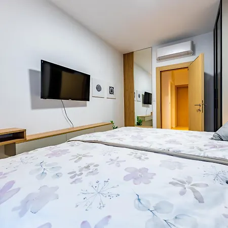 Deluxe Amila * 모스타르